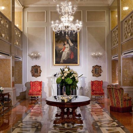 Baglioni Hotel Luna - The Leading Hotels Of The World Venezia Esterno foto The lobby of the hotel