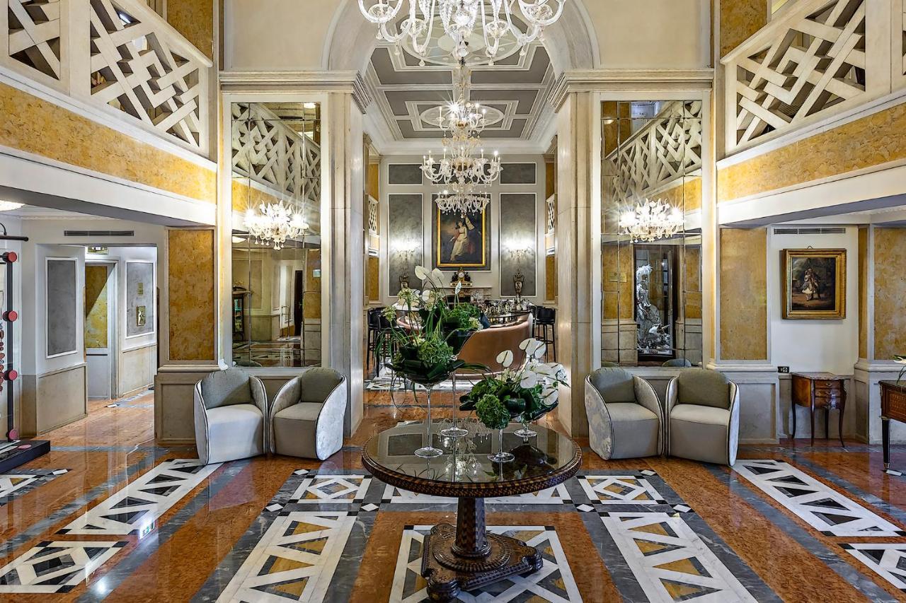 Baglioni Hotel Luna - The Leading Hotels Of The World Venezia Esterno foto The lobby of the hotel
