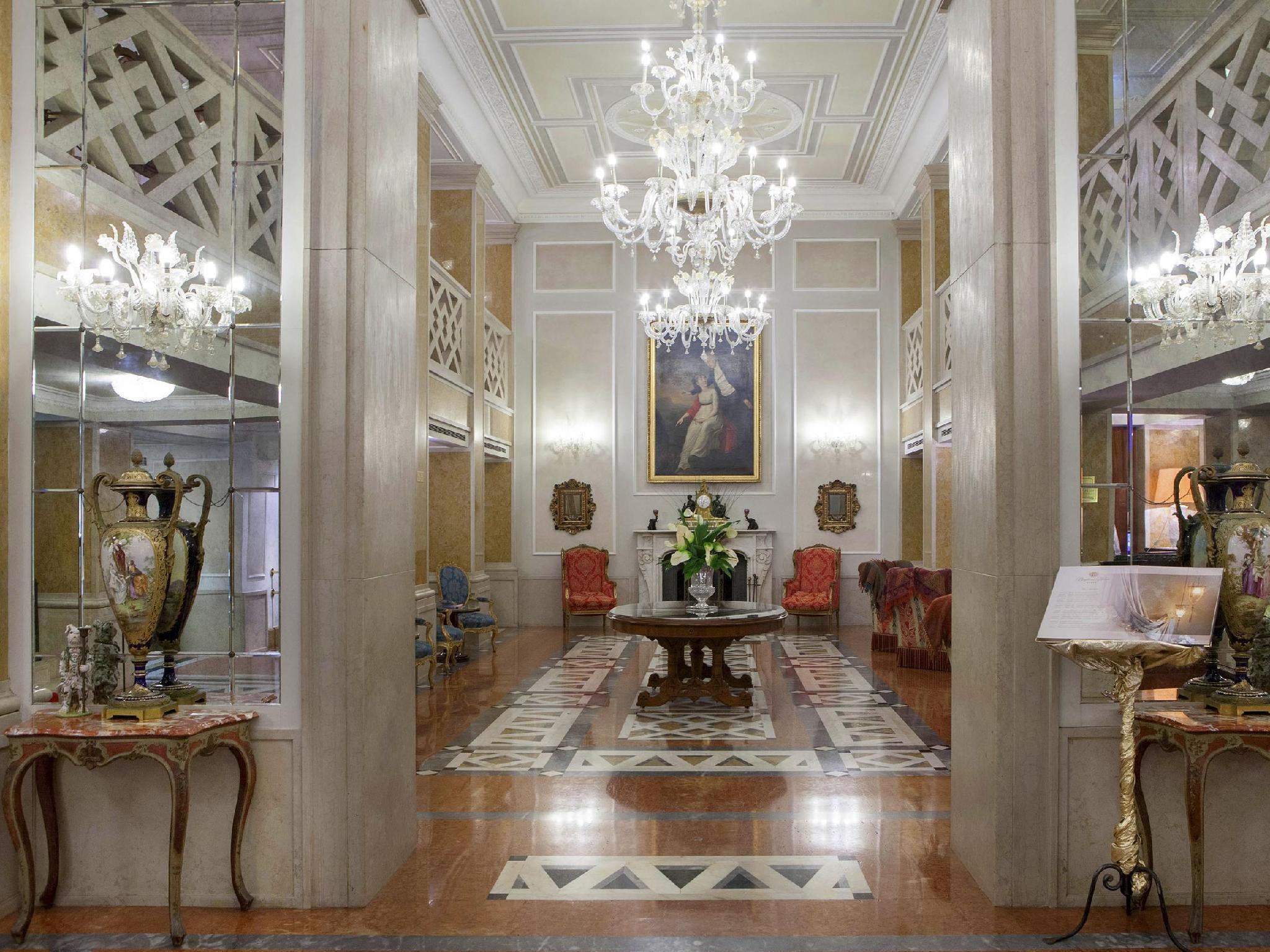 Baglioni Hotel Luna - The Leading Hotels Of The World Venezia Esterno foto The lobby of the hotel
