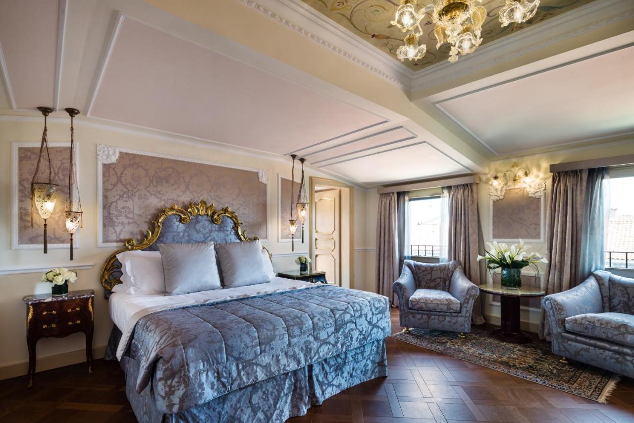 Baglioni Hotel Luna - The Leading Hotels Of The World Venezia Esterno foto A suite at the Mandarin Oriental, Milan